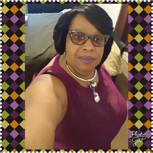 Meet your Posher, Deborah